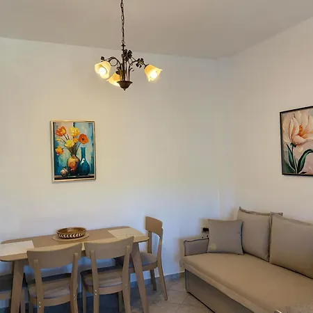 Bernie House Apartment Melanes